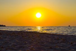 Europe Holidays - Turkey Holidays, Altikum - The gorgeous sunset at Altinkum beach
