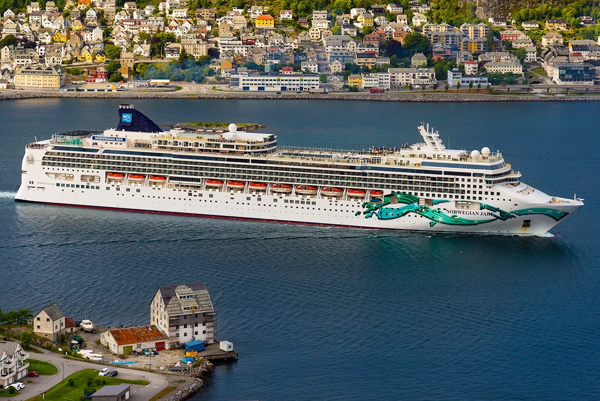 Norwegian Jade Cruise Ship - 2022 / 2023 - NCL